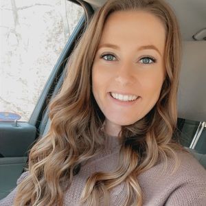 Meet your Posher, Courtney